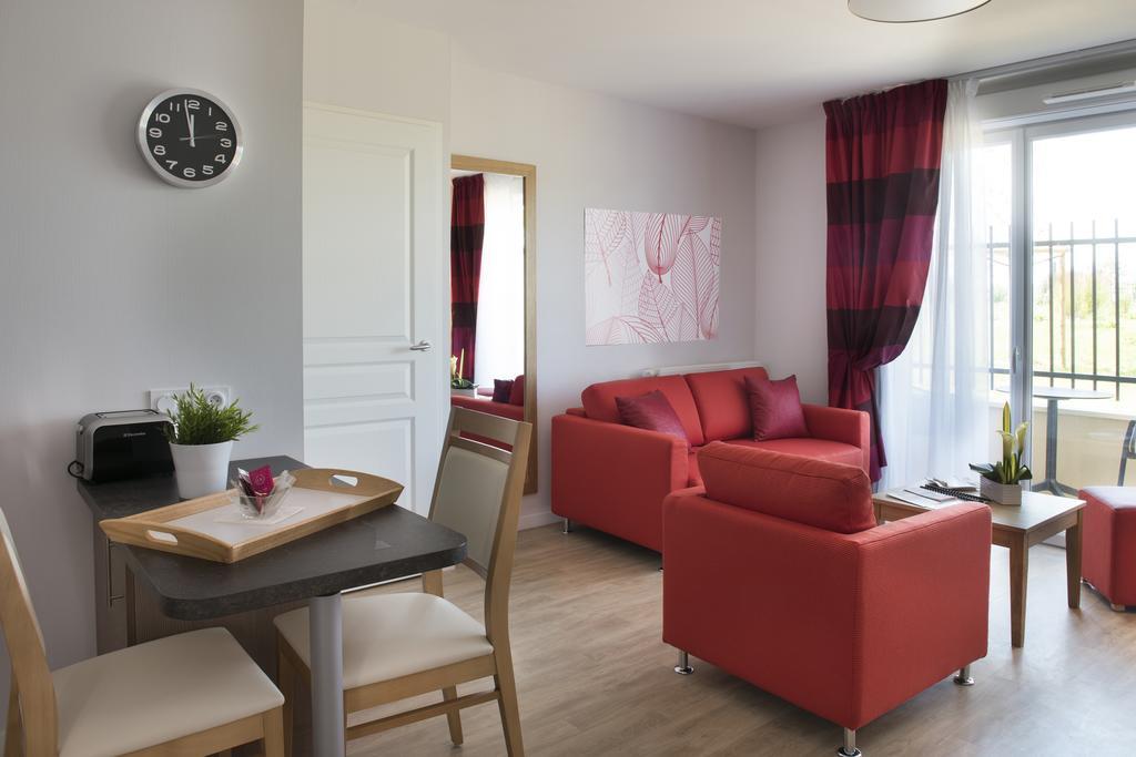Domitys La Clef Des Champs Aparthotel Poitiers Rom bilde
